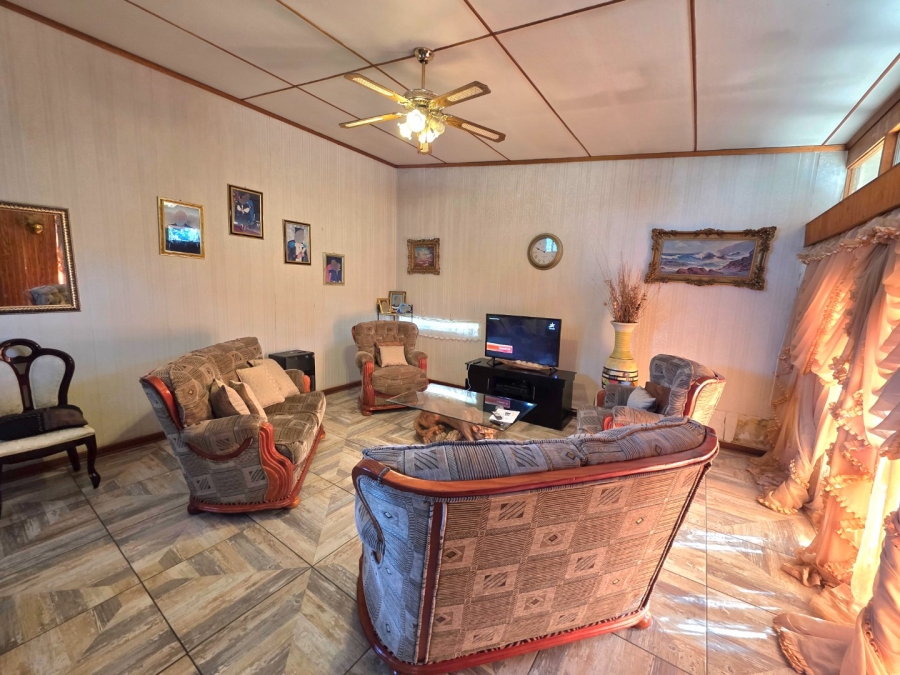 5 Bedroom Property for Sale in Jordania Free State